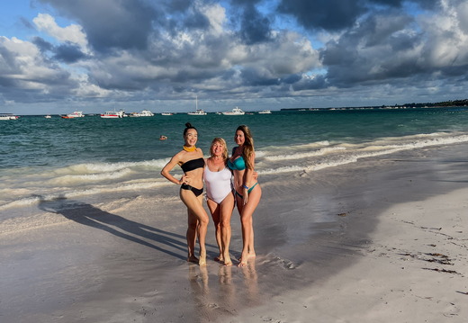 Olya, Ania, Anna & Alexandr's Trip